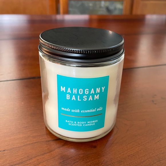 Bath and Body Works 7 oz candle Mahogany Balsam